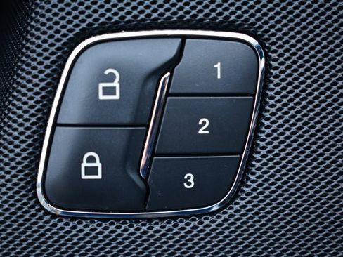 Used 2019 Lincoln Nautilus FWD image 18