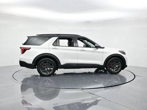 Used 2025 Ford Explorer ST w/ Sun And Sound Package AWD/4WD image 2