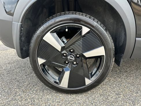 Used 2025 Nissan Kicks SR image 18