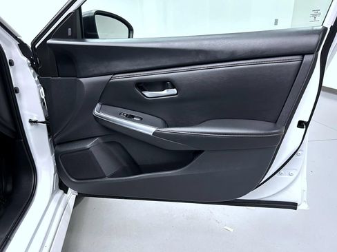 Certified 2023 Nissan Sentra SR w/ Midnight Edition Package FWD image 16
