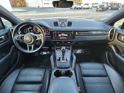 Used 2022 Porsche Cayenne S Platinum image 11