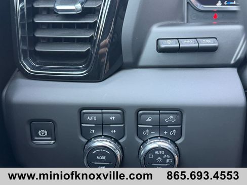 Used 2025 GMC Sierra 1500 AT4 w/ AT4 Premium Package AWD/4WD image 24