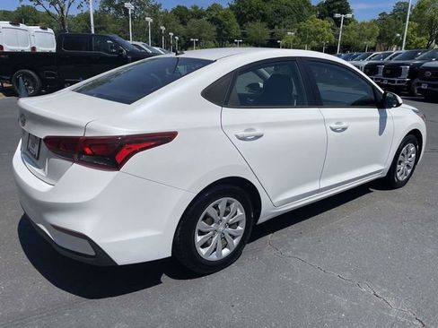 Used 2022 Hyundai Accent SE FWD image 6