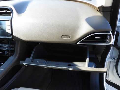 Used 2018 Jaguar F-PACE Prestige AWD/4WD image 40