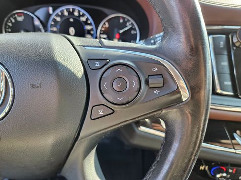 Used 2020 Buick Enclave Avenir w/ Avenir Technology Package image 19