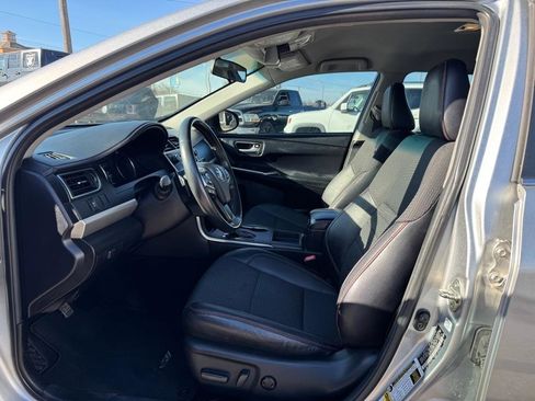 Used 2017 Toyota Camry SE FWD image 9