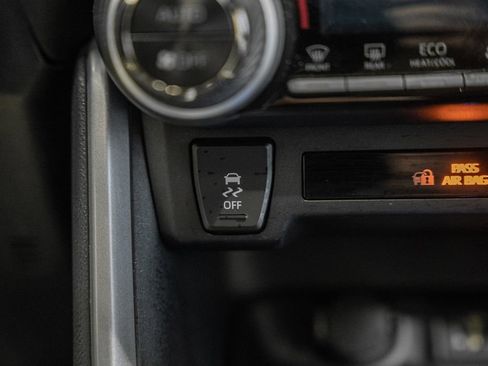 Used 2025 Toyota RAV4 XLE image 22