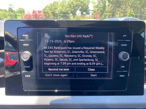 Used 2025 Volkswagen Jetta SE FWD image 13