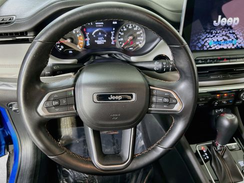 Used 2022 Jeep Compass Limited AWD/4WD image 11