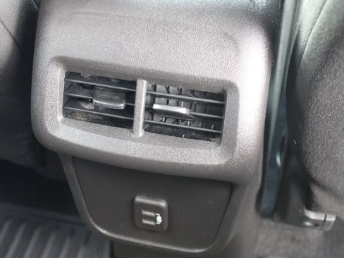 Used 2024 Chevrolet Equinox LT w/ Driver Convenience Package image 25