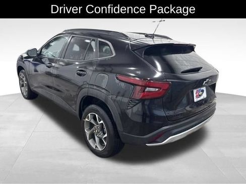 Used 2024 Chevrolet Trax LT w/ Driver Confidence Package FWD image 5