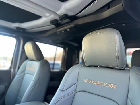 New 2026 Jeep Gladiator Mojave image 12