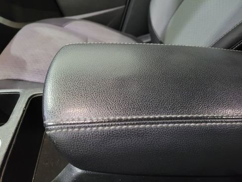 Used 2019 Ford Escape SE image 37