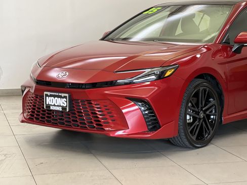 Used 2025 Toyota Camry XSE AWD/4WD image 28