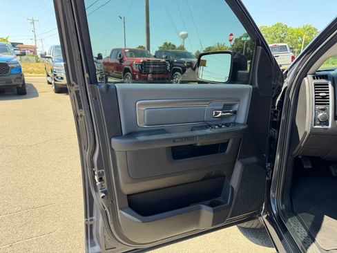 Used 2021 RAM 1500 Classic SLT AWD/4WD image 12