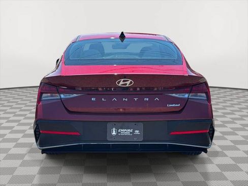 Used 2025 Hyundai Elantra Limited w/ Cargo Package FWD image 5