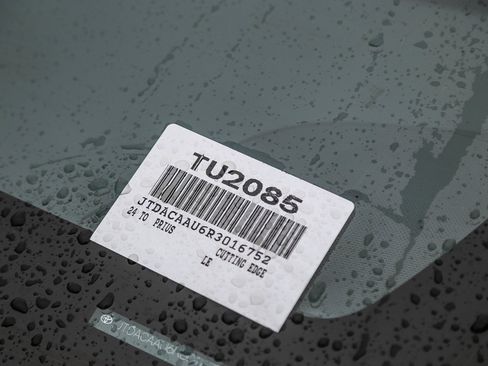 Used 2024 Toyota Prius LE image 25