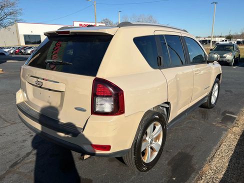 Used 2017 Jeep Compass Latitude image 7