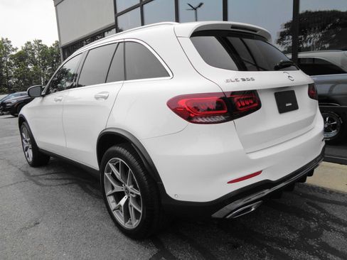 Used 2021 Mercedes-Benz GLC 300 4MATIC w/ AMG Line image 7