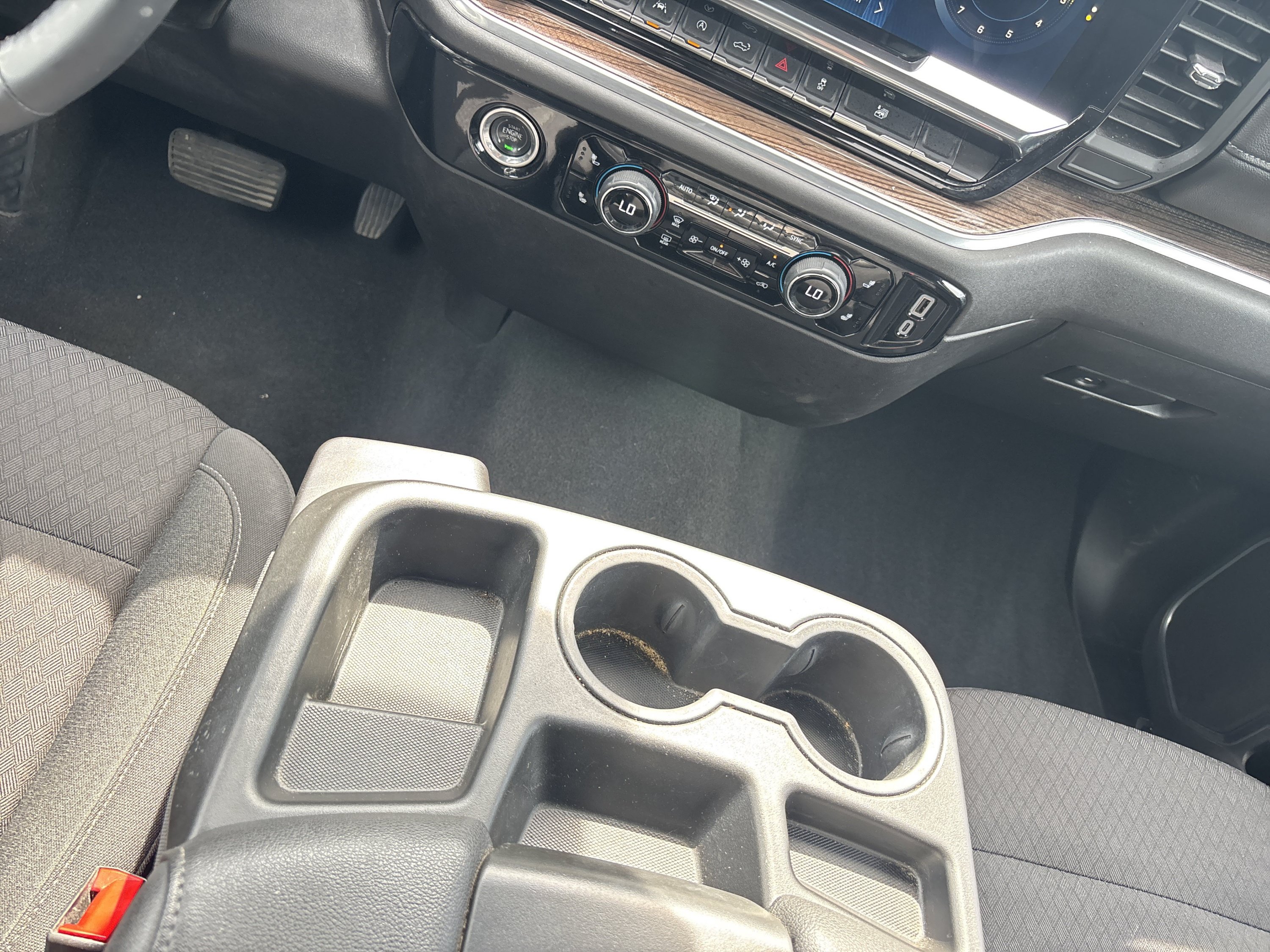 Used 2024 Chevrolet Silverado 1500 LT AWD/4WD image 21