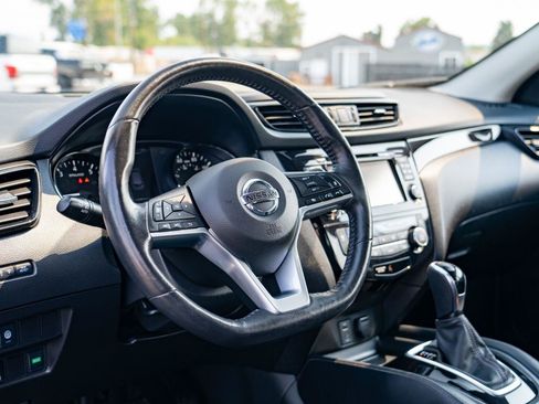 Used 2018 Nissan Rogue Sport SL w/ SL Premium Package AWD/4WD image 13