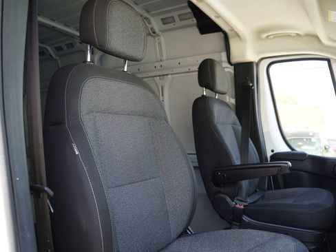 Used 2025 RAM ProMaster 2500 w/ Convenience Group FWD image 28