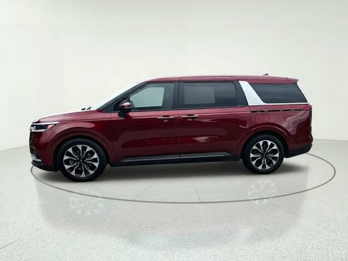 Used 2022 Kia Carnival EX FWD image 2