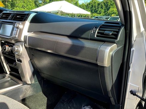 Used 2019 Toyota 4Runner SR5 image 22