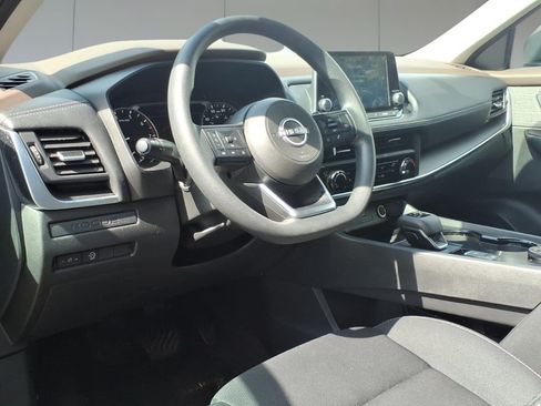 Used 2023 Nissan Rogue S AWD/4WD image 8