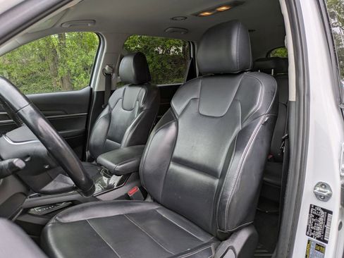 Used 2020 Kia Telluride LX AWD/4WD image 12