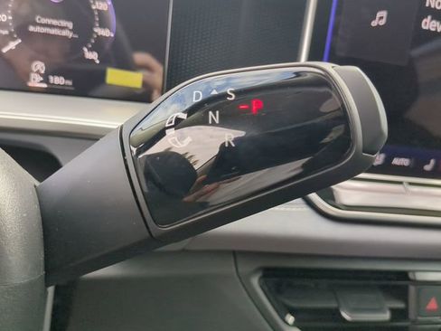 New 2026 Volkswagen Tiguan SE image 25