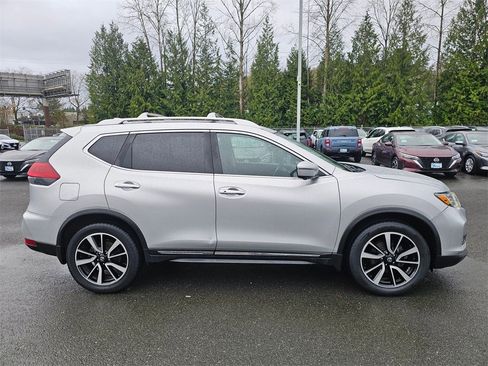 Used 2018 Nissan Rogue SL w/ Premium Package image 4