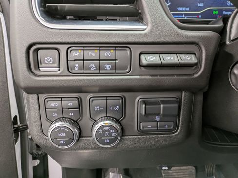 Used 2024 GMC Yukon AT4 w/ AT4 Premium Plus Package image 20