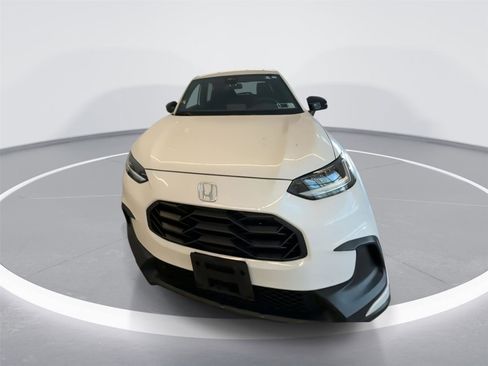 Used 2023 Honda HR-V Sport image 3