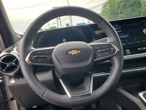 Used 2026 Chevrolet Equinox LT FWD image 11