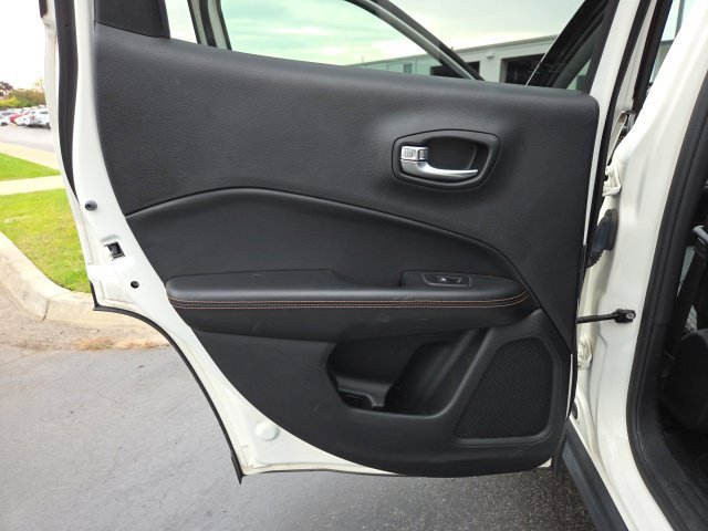 Used 2019 Jeep Compass Limited AWD/4WD image 12