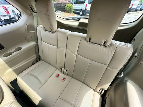Used 2018 Nissan Pathfinder Platinum FWD image 4