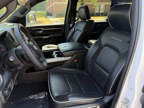 Used 2025 RAM 1500 Laramie AWD/4WD image 12