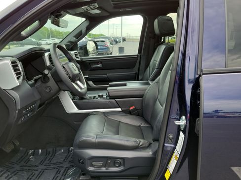 Certified 2025 Toyota Sequoia Platinum AWD/4WD image 18