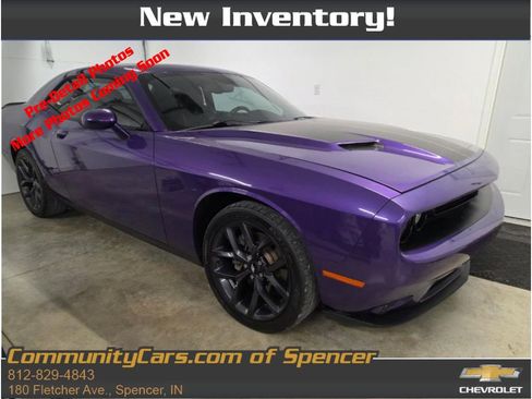Used 2019 Dodge Challenger SXT w/ Plus Package RWD image 1