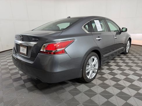Used 2015 Nissan Altima 3.5 SL FWD image 9