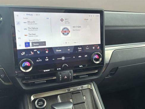 Used 2024 Lexus GX 550 image 9