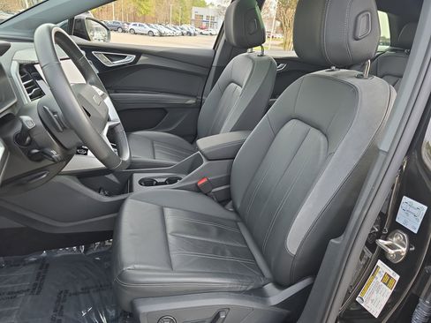 Used 2024 Audi Q4 e-tron Premium Plus w/ Premium Plus image 15