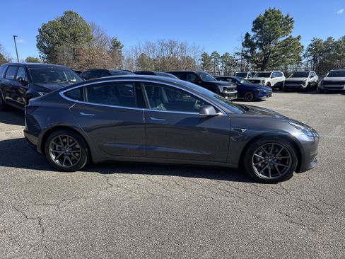 Used 2018 Tesla Model 3 Long Range image 8