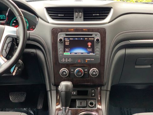Used 2016 Chevrolet Traverse LT w/ Style and Technology Package AWD/4WD image 35