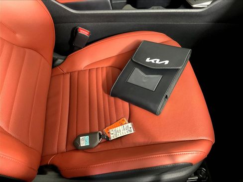 Certified 2026 Kia Sportage SX FWD image 35