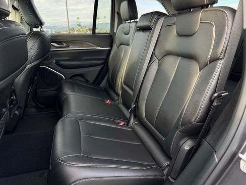 Used 2023 Jeep Grand Cherokee 4WD 4xe image 4