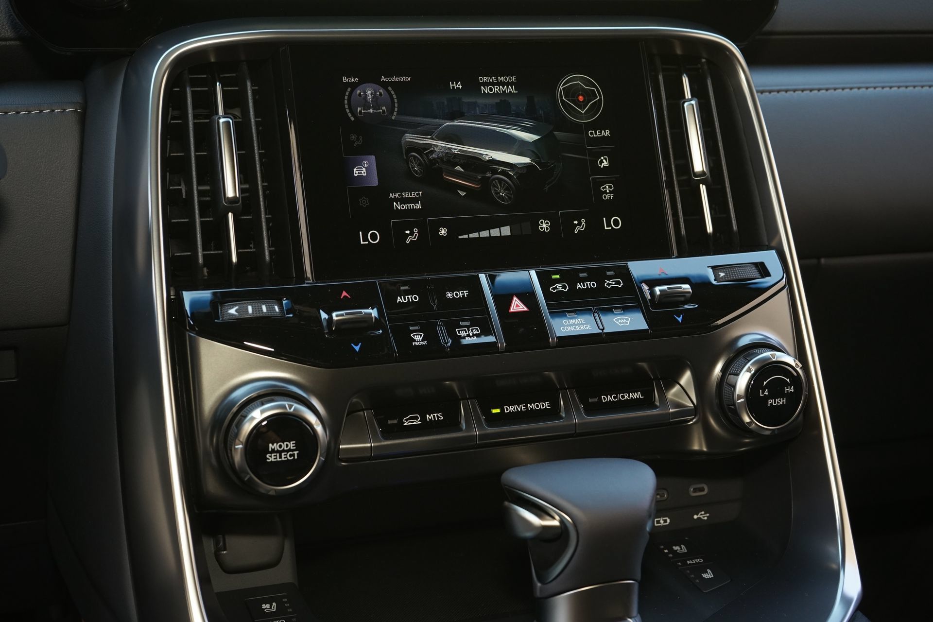 Used 2026 Lexus LX 600 4WD w/ Luxury Package image 17