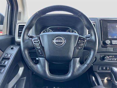 Used 2022 Nissan Frontier SV AWD/4WD image 11