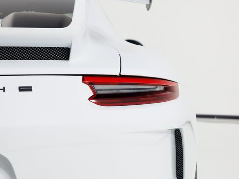 Used 2018 Porsche 911 GT3 RWD image 74